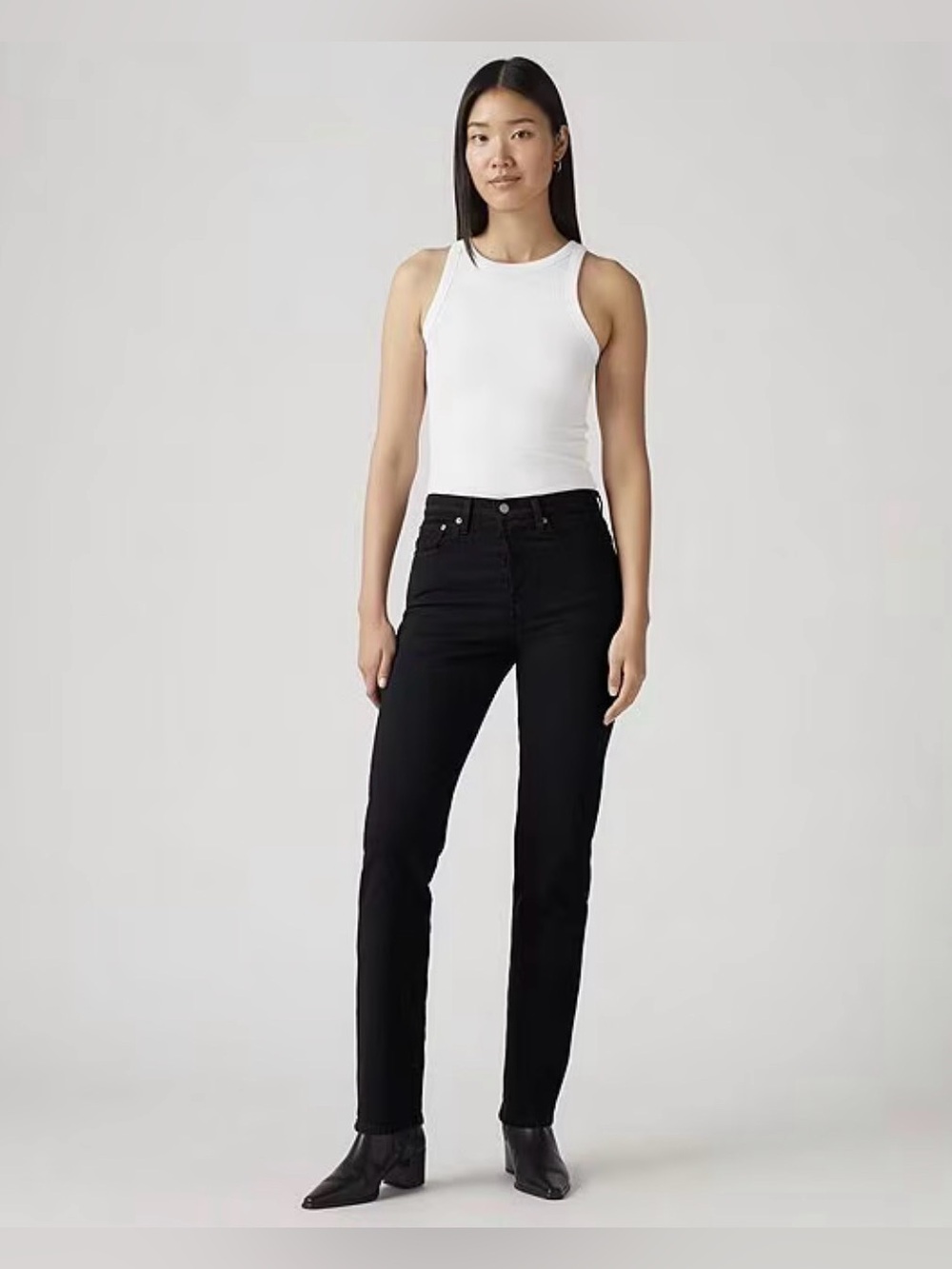 Levi's High-Rise Wedgie Straight Leg Jeans — Black - size: 25x28 - NWT